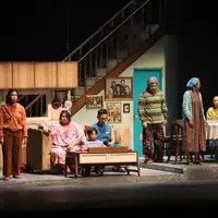 Pementasan Home Sweet Loan The Musical di Graha Bhakti Budaya, Taman Ismail Marzuki (TIM), Cikini, Jakarta, Rabu (30/9/2026). Pertunjukan musikal tersebut mengangkat kisah Kaluna dalam perjuangannya mewujudkan impian memiliki rumah sekaligus mencari makna tentang pulang. (KLY/Budy Santoso)