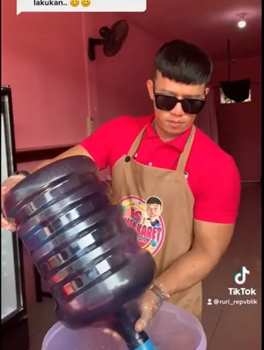 Ruri Repvblik (Instagram/ruri_repvblik)