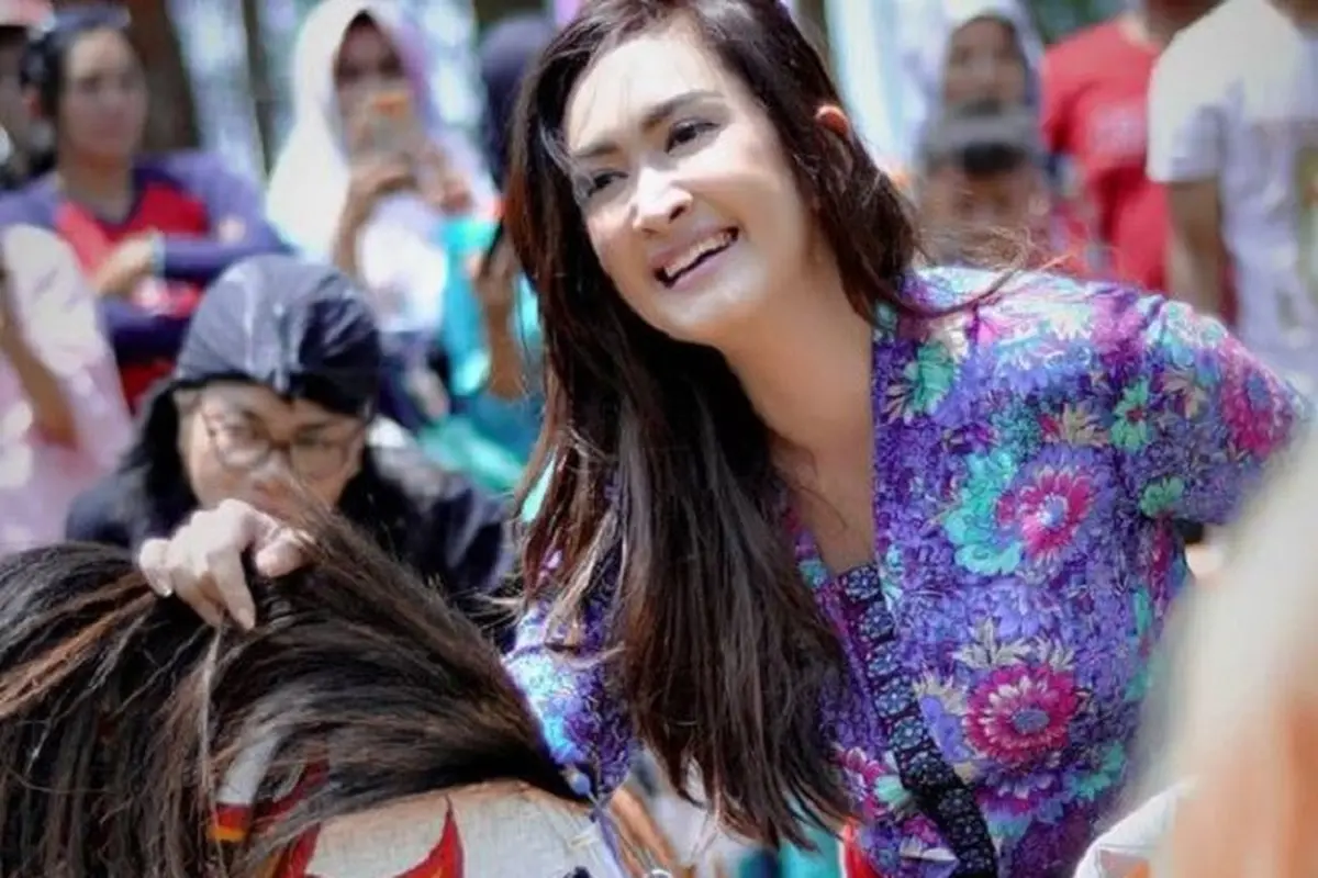 Nafa Urbach (Foto: Instagram/@nafaurbach)
