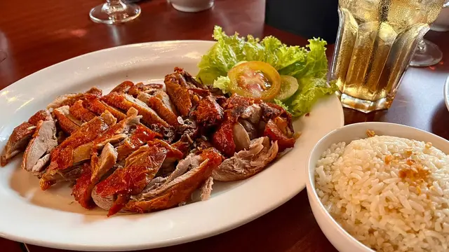 Nasi Hainan dan Bebek Peking di Hwa Mei Chinese Food