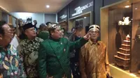 Museum pusaka Keraton Kasepuhan Cirebon bisa dikunjungi saat Lebaran nanti. (Liputan6.com/Panji Prayitno)