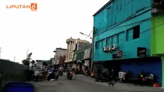  Sebagian PSK  telah angkat kaki, sejak mendengar rencana Gubernur Ahok yang akan menggusur lokalisasi Kalijodo. Meski demikian ada yang masih bertahan, dan melakukan kegiatan prostitusi secara diam-diam sebelum lokalisasi tersebut benar-benar ditutu...