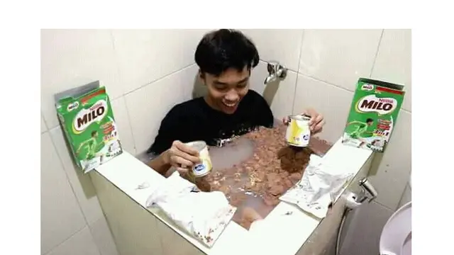Bukannya Kenyang, Lihat 11 Tingkah Absurd Saat Makan Ini Malah Bikin Ketawa Geli