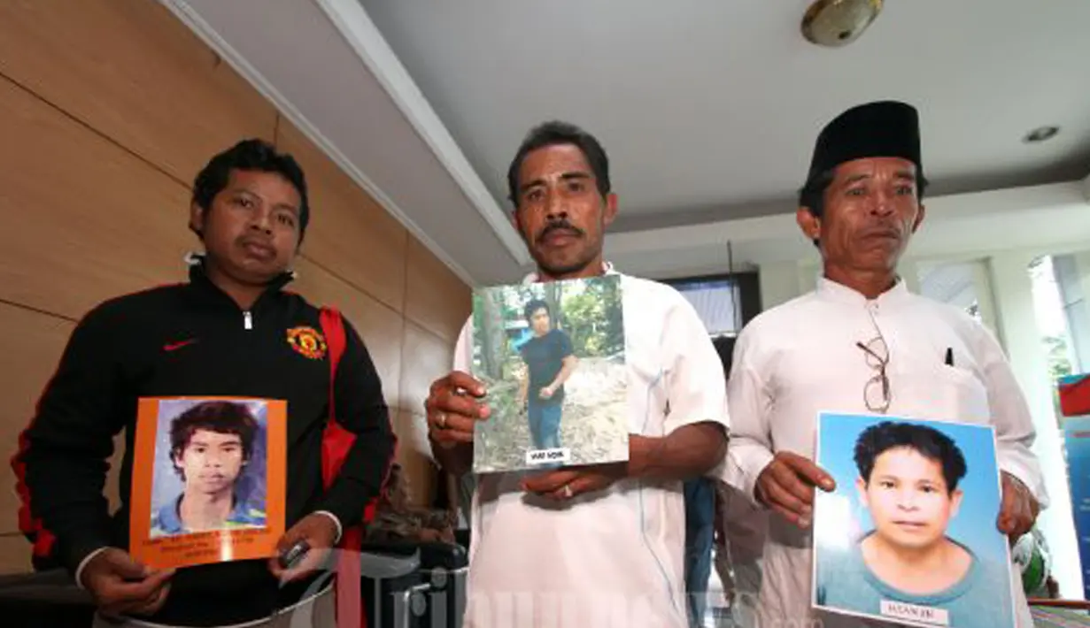 Sumardiono (34) asal Lumajang Jawa Barat, Marsudi (28) dan Hasbullah (25) asal Bangkalan Madura ditembak Polisi Malaysia hingga tewas. Informasi itu disampaikan Kepala Divisi Humas Mabes Polri, Irjen Pol Saud Usman Nasution di Mabes Polri, Rabu (20/6/2012