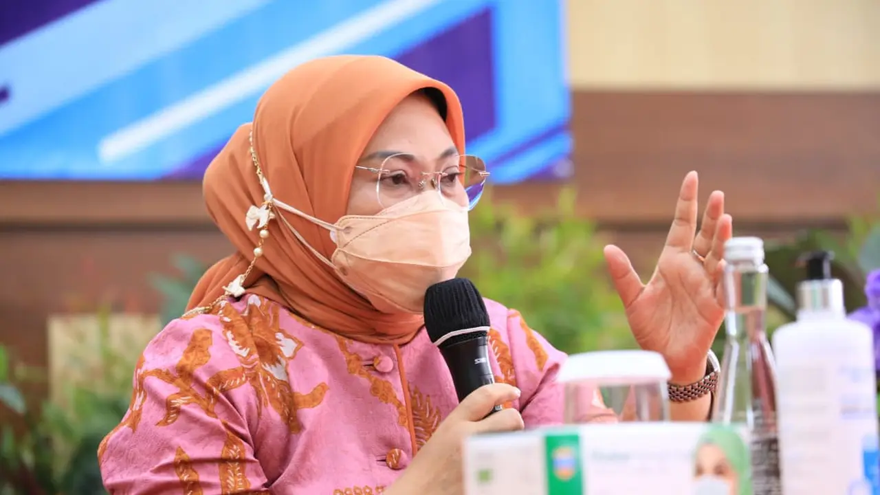 Menaker Ida pada acara Dialog Sosial dengan Pengurus Serikat Pekerja Perempuan