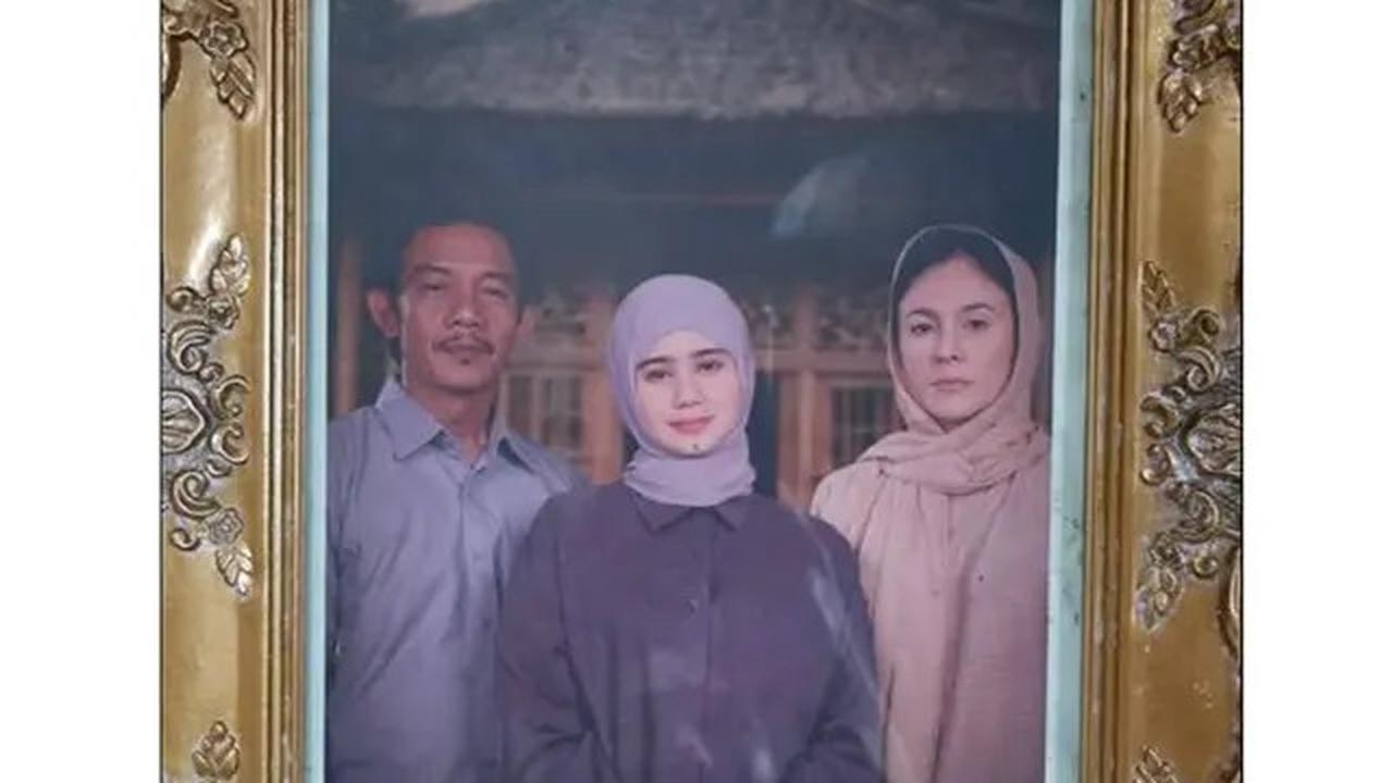 6 Potret Berhijab Wulan Guritno dan Tissa Biani di Proses SyutingFilmNorma
