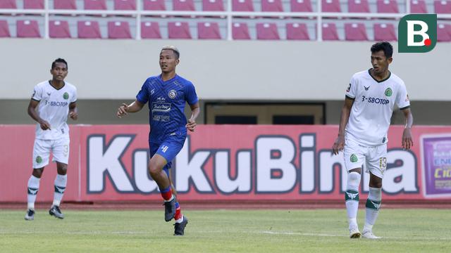 FOTO: Arema FC Tahan Imbang Persikabo 1973 1-1 dalam Partai Pembuka Piala Menpora 2021 - Dendi Santoso; Didik Wahyu Wijayance