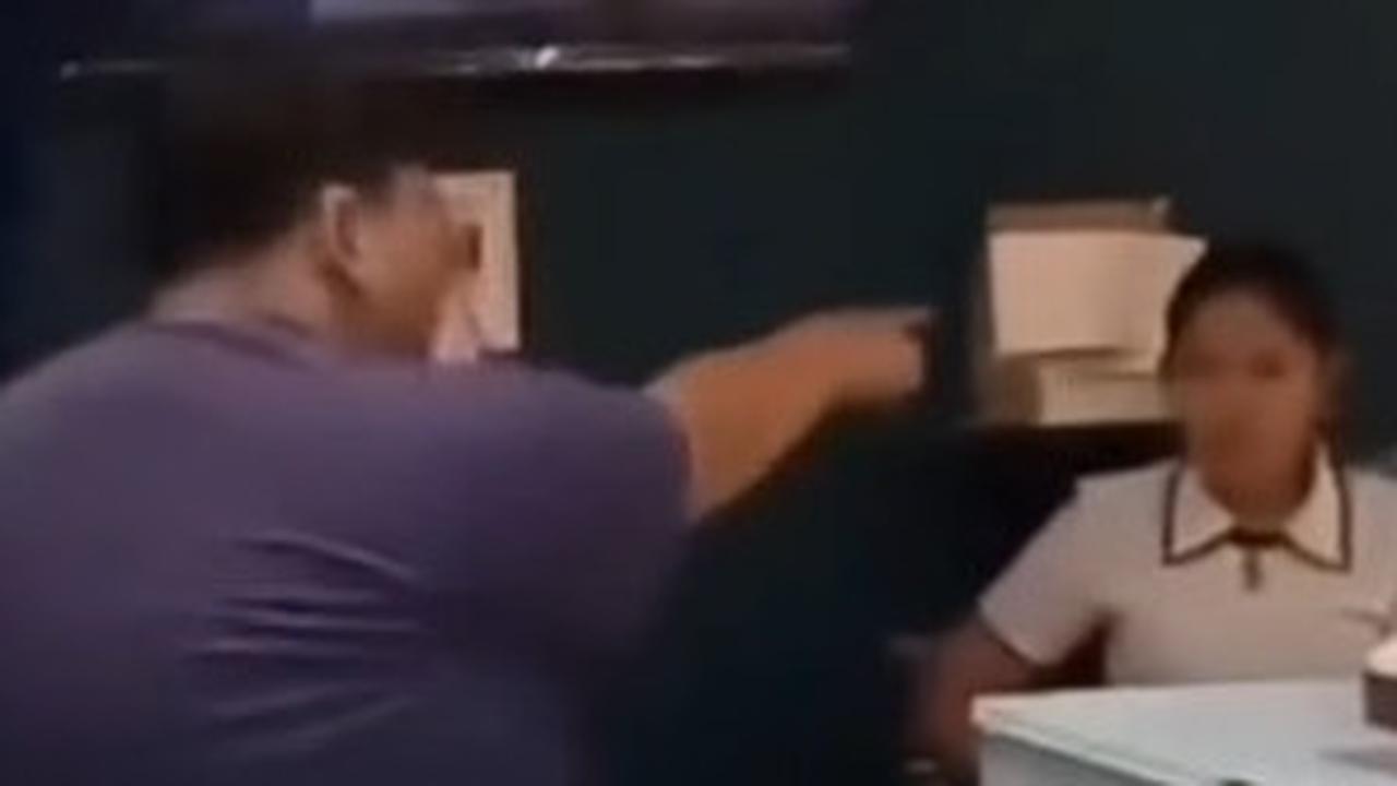 Tak cuma Kursi, Anak Pemilik Toko Roti di Jaktim juga Lempar Patung Batu, Meja hingga Loyang ke Pegawai