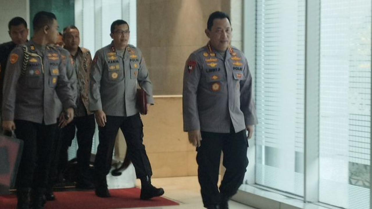 Rapat dengan Komisi III DPR, Kapolri Ungkap Empat Personel Langgar Netralitas Selama Pilkada