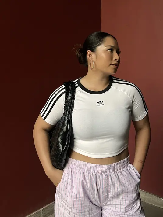 Gaby Saputra dikenal dengan tampilannya yang selalu seru. Memiliki tubuh plus size ia berhasil tampilkan deretan gaya fashion yang begitu menjanjikan. [Foto: Instagram/ Gaby Saputra]