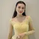 Pernikahan Tengku Nadira dan Teuku Aggasi tak hanya dipenuhi momen hangat dan sakral, tetapi juga parade gaya para tamu selebritas yang tampil elegan. [@aaliyah.massaid].