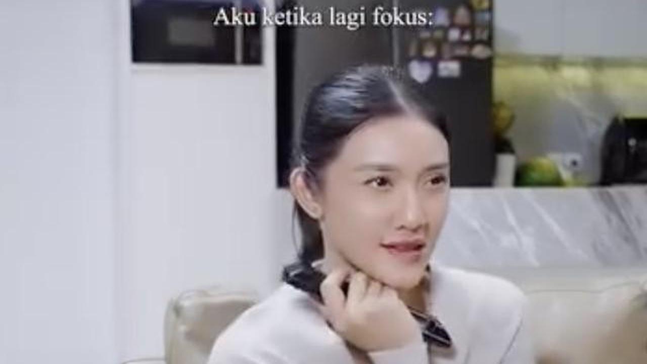 Potret Ruang TV Rumah Raditya Dika dan Anissa Aziza, Desain Modern Minimalis