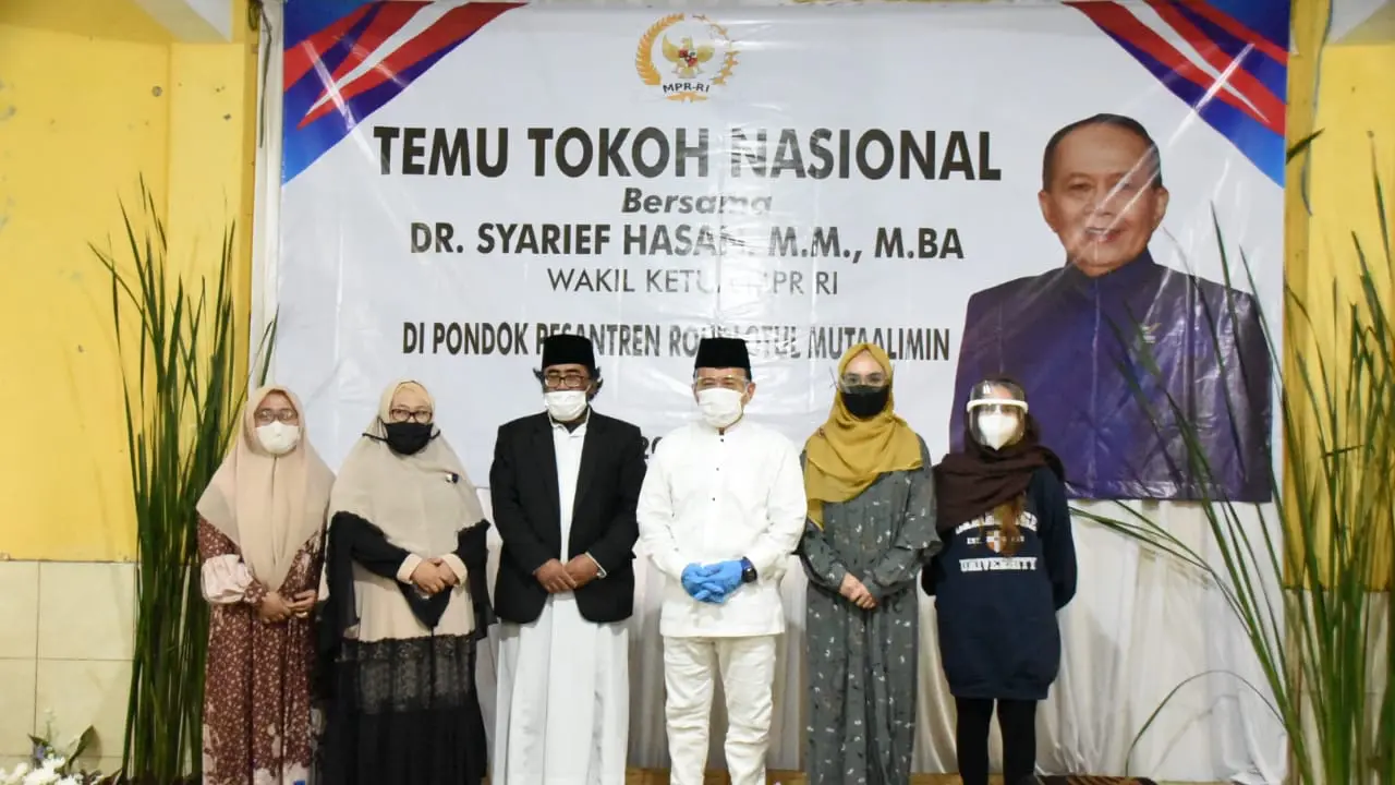 Wakil Ketua MPR Dr. H. Sjarifuddin Hasan