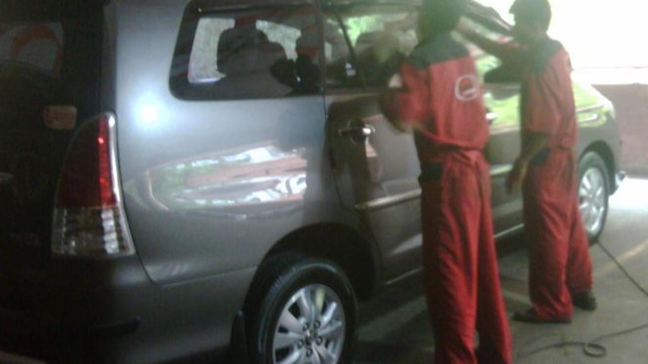 Trik Agar Mobil Berkilau untuk Pemula