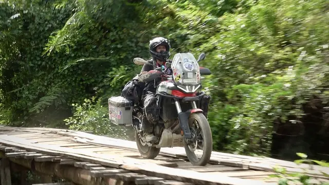 Aprilia Tuareg 660