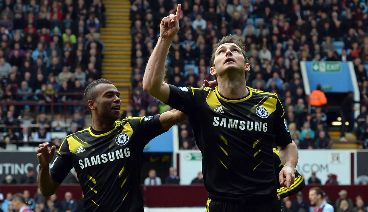 Setelah pensiun, Frank Lampard beralih meneruskan profesinya sebagai seorang manajer di Derby County. Ditugaskan untuk promosi ke Liga Premier, ia lantas menandatangkan mantan rekan setimnya di Chelsea Ashley Cole sebagai agen bebas pada Januari 2019. (AFP/Paul Ellis)