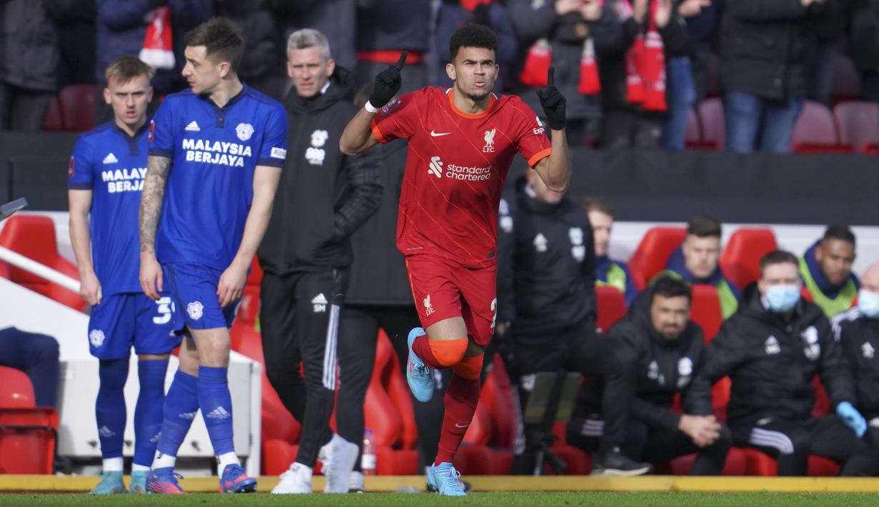 Pada menit ke-58 rekrutan baru Liverpool, Luis Diaz masuk menggantikan Curtis Jones. Pemain internasional Kolombia itu didatangkan Liverpool pada bursa transfer musim dingin Januari 2022 dari FC Porto dengan biaya 45 juta euro. (AP/Jon Super)