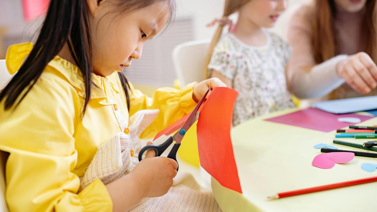 5 Aktivitas Seru di Rumah yang Bisa Bangun Kreativitas Anak