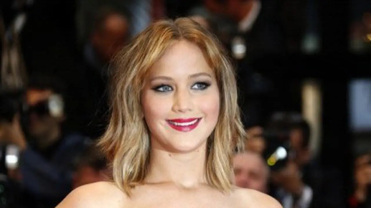 Foto dan Video Ini Bukti Jennifer Lawrence Bukan Seleb Biasa