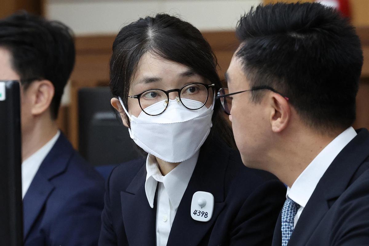 FOTO: Penampilan Perdana Mantan Ibu Negara Korsel Kim Keon Hee di Sidang Korupsi