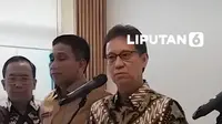 Menteri Kesehatan (Menkes) Budi Gunadi Sadikin mengatakan pihaknya tengah mengkaji usulan Pengurus Besar Ikatan Dokter Indonesia (PB IDI) mengenai besaran gaji dokter dan dokter spesialis yang bekerja di fasilitas pelayanan kesehatan pemerintah.

Sebelumnya, IDI mengusulkan pendapatan minimum dok...