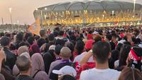 Ribuan fans Timnas Indonesia merasakan momen tidak mengenakkan ketika datang langsung mendukung anak asuh Patrick Kluivert pada laga kontra Arab Saudi di King Abdullah Sport City, Jeddah hari Kamis (09/10/2025) dini hari WIB. (Garuda Buana)
