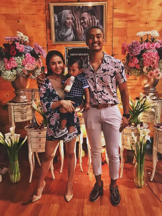 "alhamdulillah sekarang kita berada diposisi yang sama dan aku ngerasain apa yang kamu rasain tapi kita masih ngelakuin hal baik dengan kekurangan yang kita punya”." tulis Uus. (Instagram/uusbiasaaja)