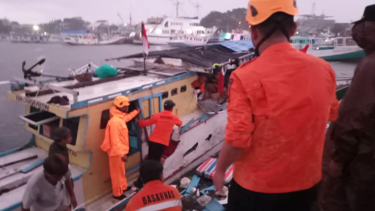 Dramatis! Kronologi Ledakan Kapal di Makassar yang Bikin ABK Terjun ke Laut