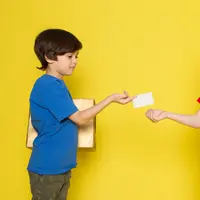 Latih anak untuk mengekspresikan pendapat pribadinya. (Foto: Freepik/Mdjaff)