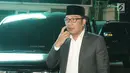 Calon Gubernur Jawa Barat, Ridwan Kamil mengunjungi kantor DPP Partai Persatuan Pembangunan (PPP), Jakarta, Rabu (4/7). Kedatangan Ridwan Kamil disambut langsung oleh Ketua Umum DPP PPP, Romahurmuzy. (Liputan6.com/Herman Zakharia)