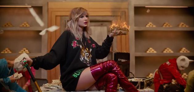 Taylor Swift Coba 16 Gaya  Rambut  di Video Musik Terbarunya 