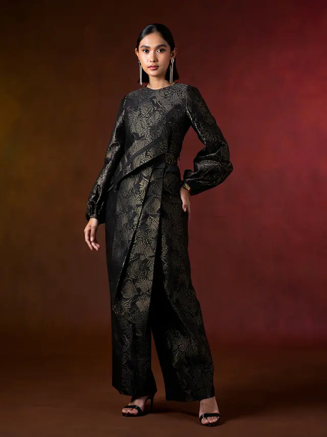Baju Brokat Setelan Celana Panjang (Foto: AI)