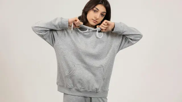 3. Pilih Pakaian yang Longgar dan Berbahan Katun