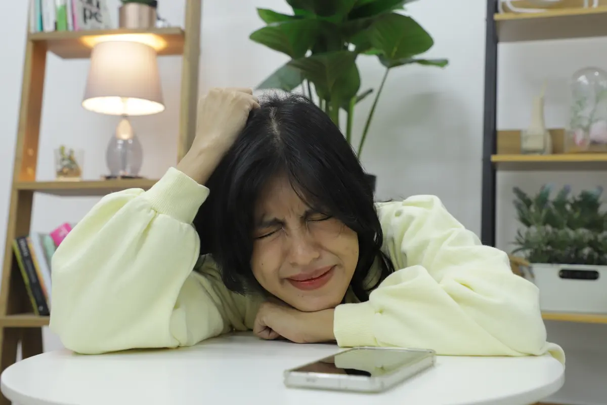 wanita september tertekan stres