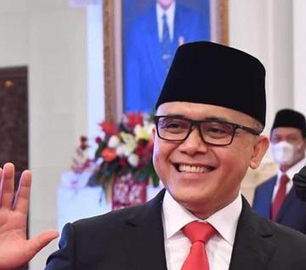 "ASN tetap punya hak pilih, namun hanya bisa diberikan di bilik suara, tidak di media atau kanal lain," kata Anas.