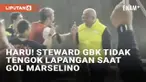 Di balik kemenangan historis Indonesia vs Arab Saudi dalam lanjutan Kualifikasi Piala Dunia 2026, tersisa momen manis dari sudut tribun. Hal tersebut terjadi ketika Marselino Ferdinan mencetak gol hingga membuat salah satu steward penasaran. Ia lanta...