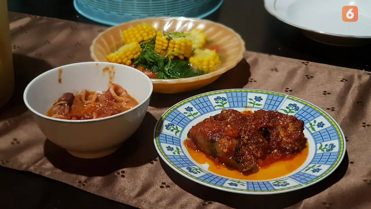 Mitos Bahwa Semua Makanan Tinggi Kolesterol Bikin Kolesterol dalam Darah Melonjak Tidak Sepenuhnya Benar. Lemak Jenuh Lebih Dominan dalam Mempengaruhi Terjadinya Kolesterol Tinggi (Foto: Aditya Eka Prawira/Liputan6.com)