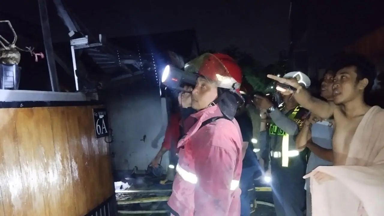 Terjadi insiden kebakaran yang menghanguskan satu unit rumah di kawasan Padangsambian Klod, Denpasar Barat, pada Rabu (22/4/2026) dinihari sekitar pukul 02.00 Wita (Istimewa)