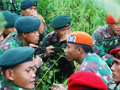 Citizen6, Situlembang: Kegiatan yang bertajuk “Lestarikan Alam Indonesia” itu juga diikuti Menwa, Wanadri dan para perwakilan Mahasiswa mulai awal April hingga 17 Juli mendatang. (Pengirim: Badarudin Bakri)