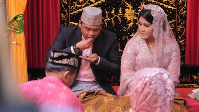 [Bintang] Pernikahan Kahiyang dan Bobby