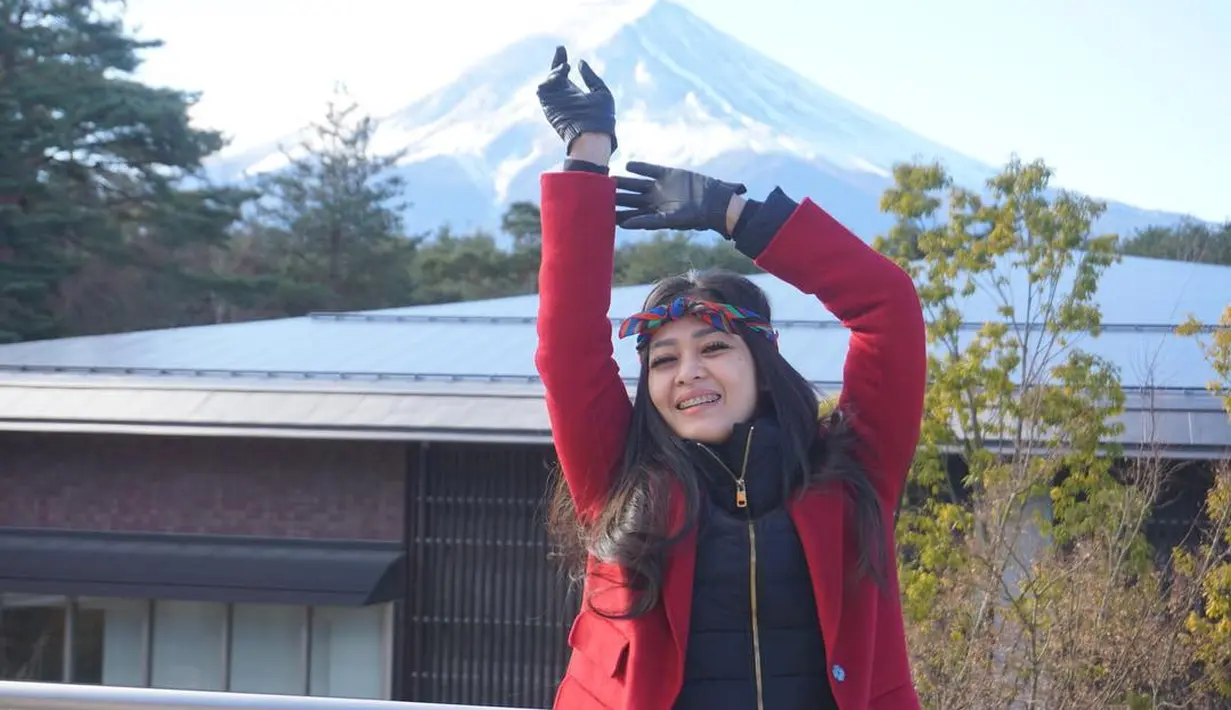 Rohman Hidayat kuasa hukum Gracia Indri menambahkan, selain dalam bentuk transfer ada juga uang yang langsung diberikan dan tidak tercatat. Selasa(16/1) sidang mediasi kembali digelar, namun minta diundur lantaran Gracia di luar kota.(Instagram/graciaz14)