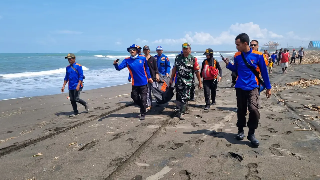 Korban tenggelam Pantai Bunton, Cilacap ditemukan meninggal dunia. (Foto: Liputan6.com/Basarnas)