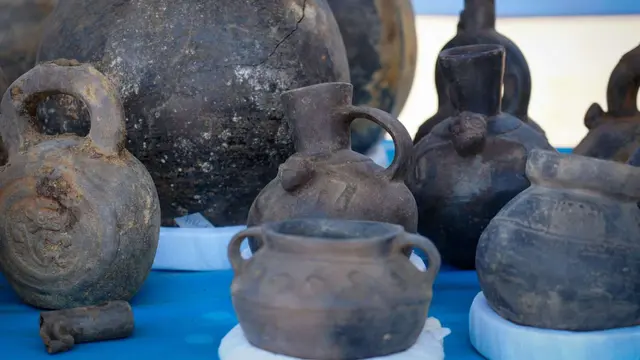 Penemuan Keramik Situs Makam 600 Tahun (Dok. Kementerian Kebudayaan Peru)