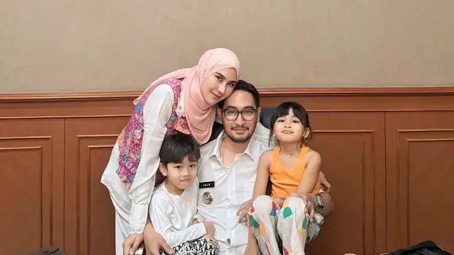 Gaya Hijab Syahnaz Sadiqah yang Kini Jadi Istri Pejabat. (Dok: IG @syahnazs https://www.instagram.com/syahnazs/)