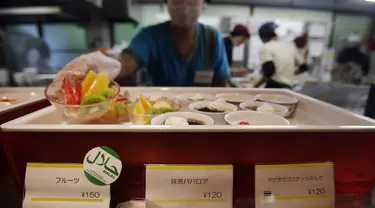 Pemerintah Jepang mulai mendorong pebisnis dan investor untuk menyediakan restoran dengan makanan yang bersertifikasi halal, foto diambil pada 13 Mei 2014 lalu. (REUTERS/Yuya Shino)