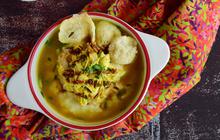 Legendaris Sejak 40 Tahun Silam, Yuk Kenalan dengan Kelezatan Bubur Kuning Khas Indramayu yang Unik