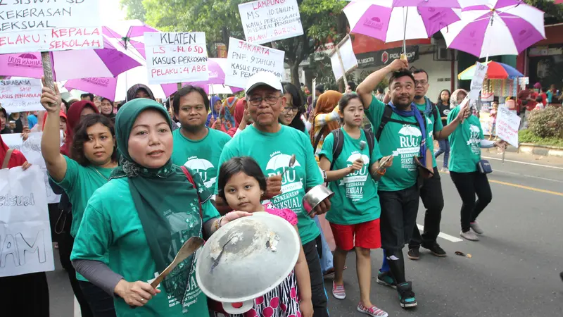 Bela Perempuan, Puluhan Aktivis Solo Ini Tolak Hukuman Kebiri