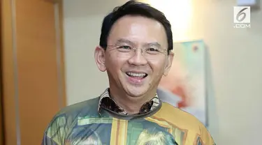 Mantan tim sukses Ahok-Djarot, Ruhut Sitompul mengungkap, polwan yang akan dinikahi Ahok adalah mantan ajudan Veronica Tan yang bertugas ketika Ahok masih mejabat sebagai Gubernur DKI. Benih cinta keduanya tumbuh karena Puput kerap mengirimkan makana...