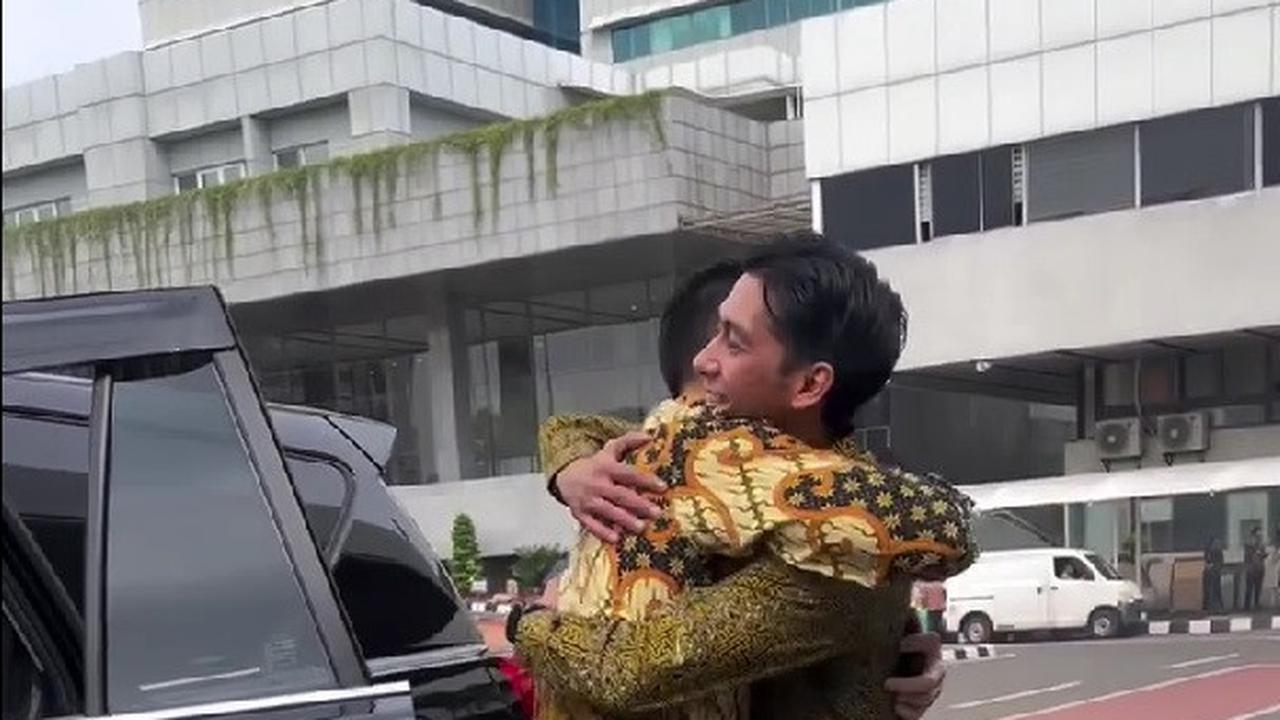 Potret Nana dan Naysilla Dampingi Jamal Mirdad saat Dilantik Anggota DPR RI PAW