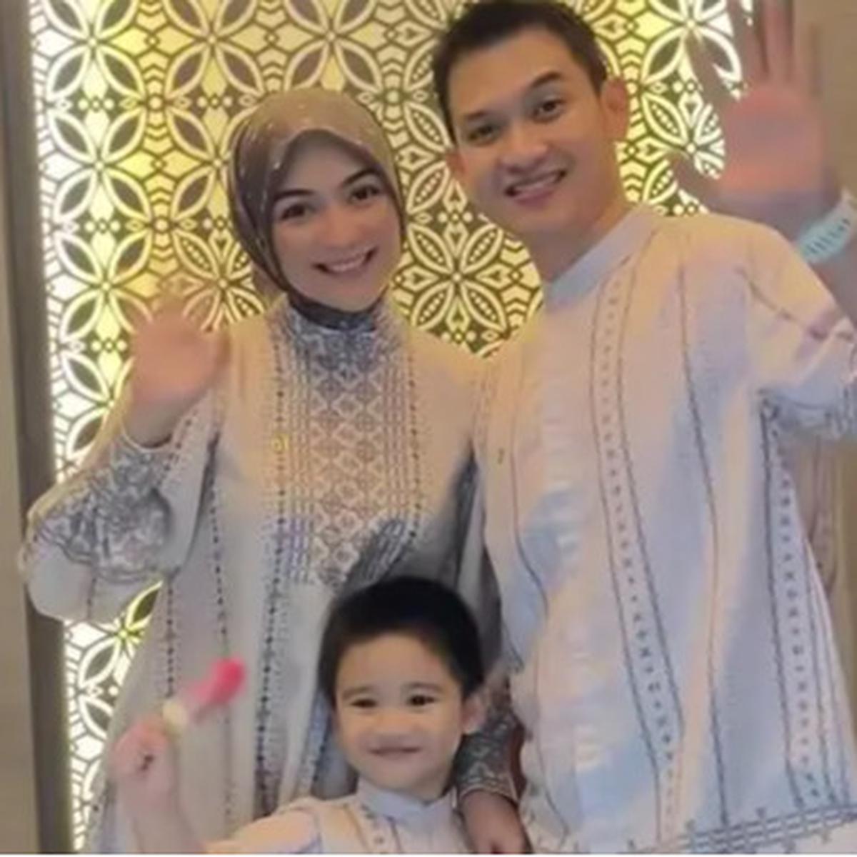 Artis Ini Miliki Bisnis Busana Muslim untuk Anak